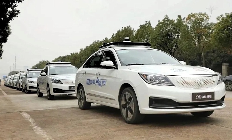 RoboTaxi от Dongfeng – такси без водителя уже реальность